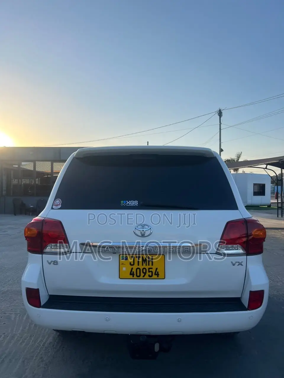 Toyota Land Cruiser 2010 White