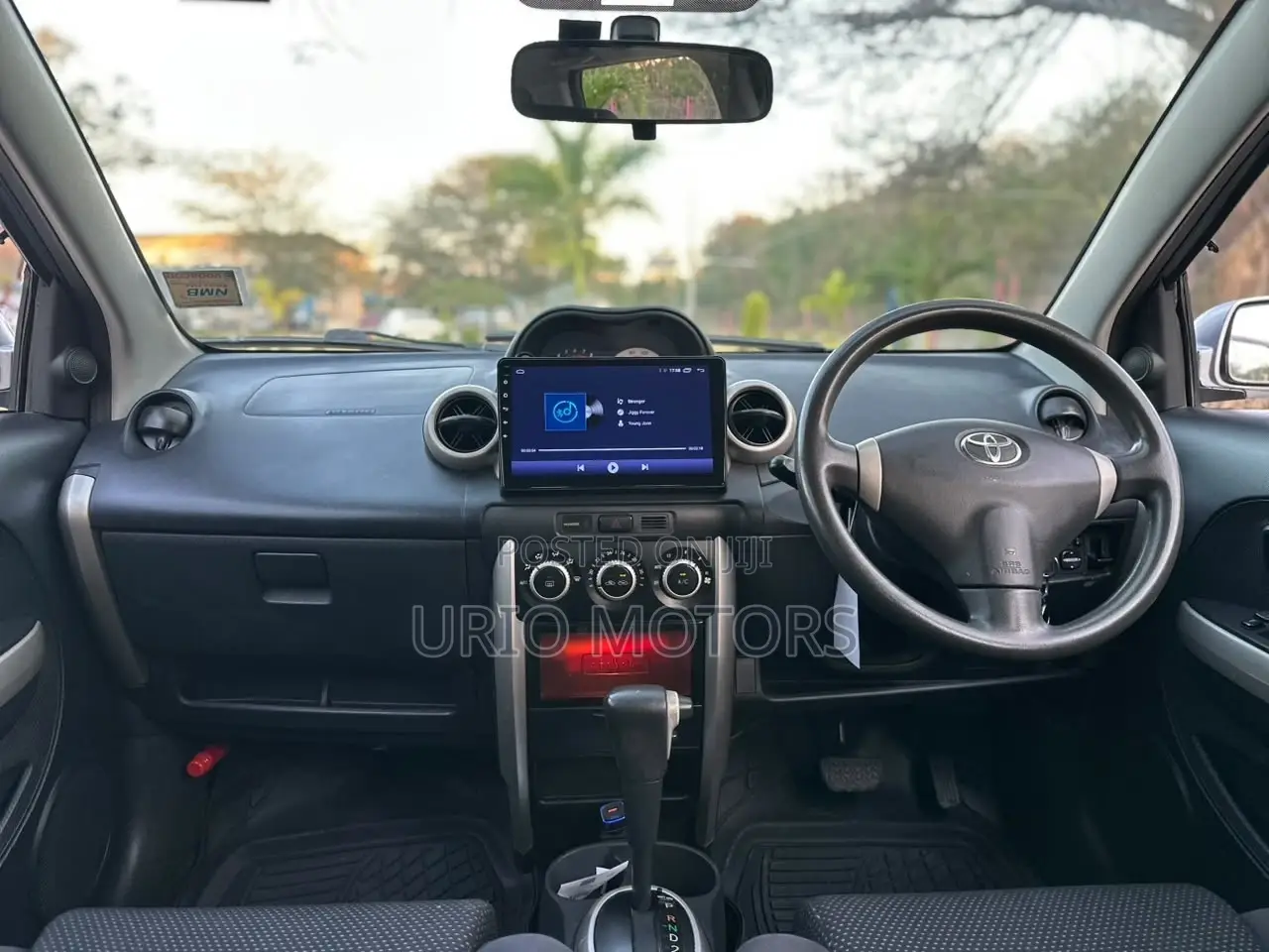 Toyota IST 2003 Silver