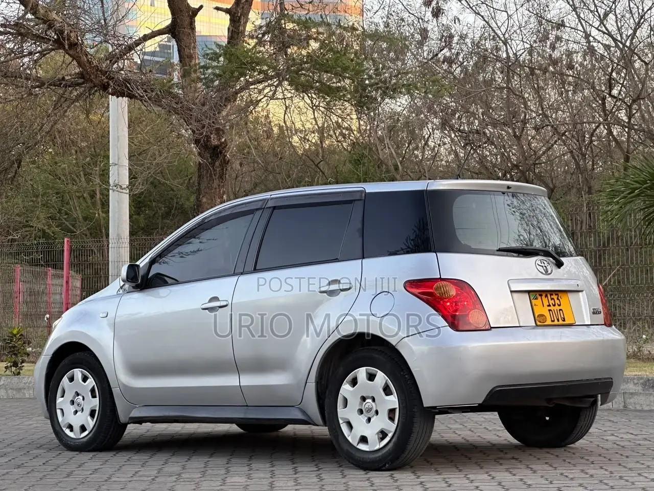 Toyota IST 2003 Silver