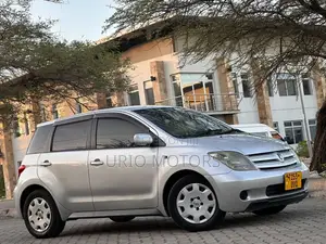 Toyota IST 2003 Silver