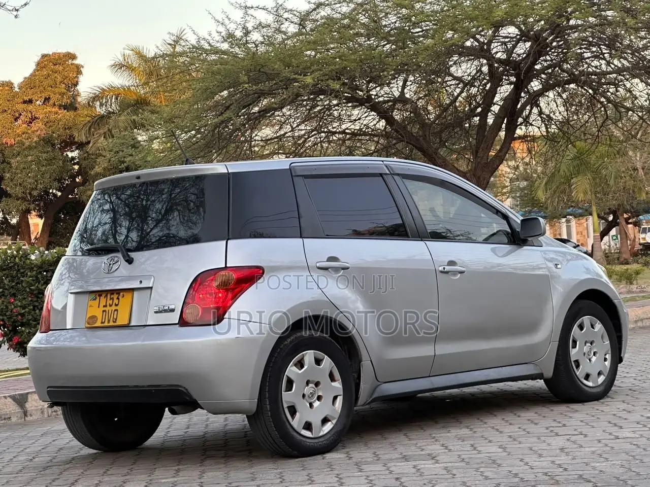 Toyota IST 2003 Silver