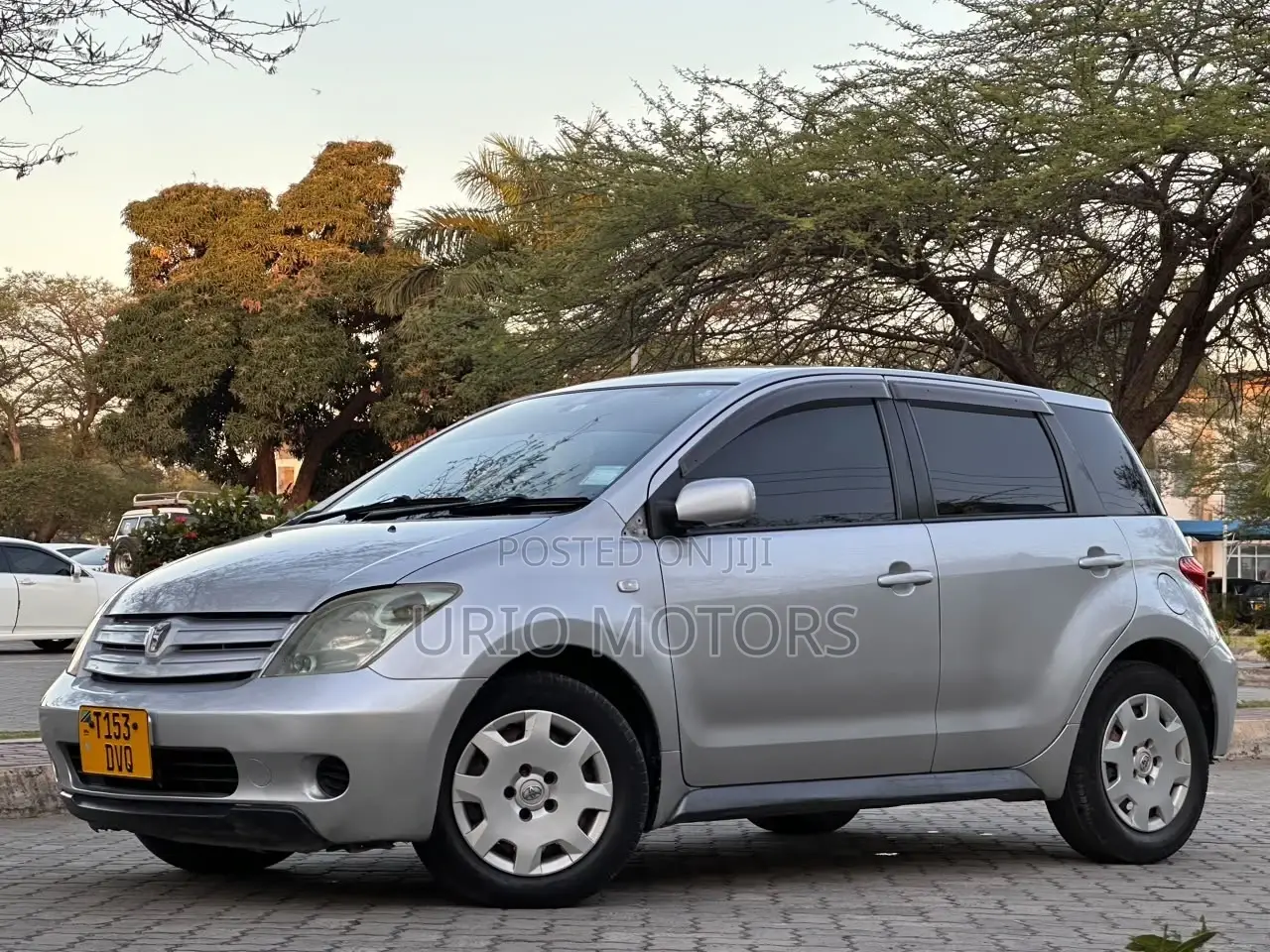 Toyota IST 2003 Silver