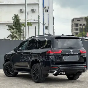 Toyota Land Cruiser 2024 Black