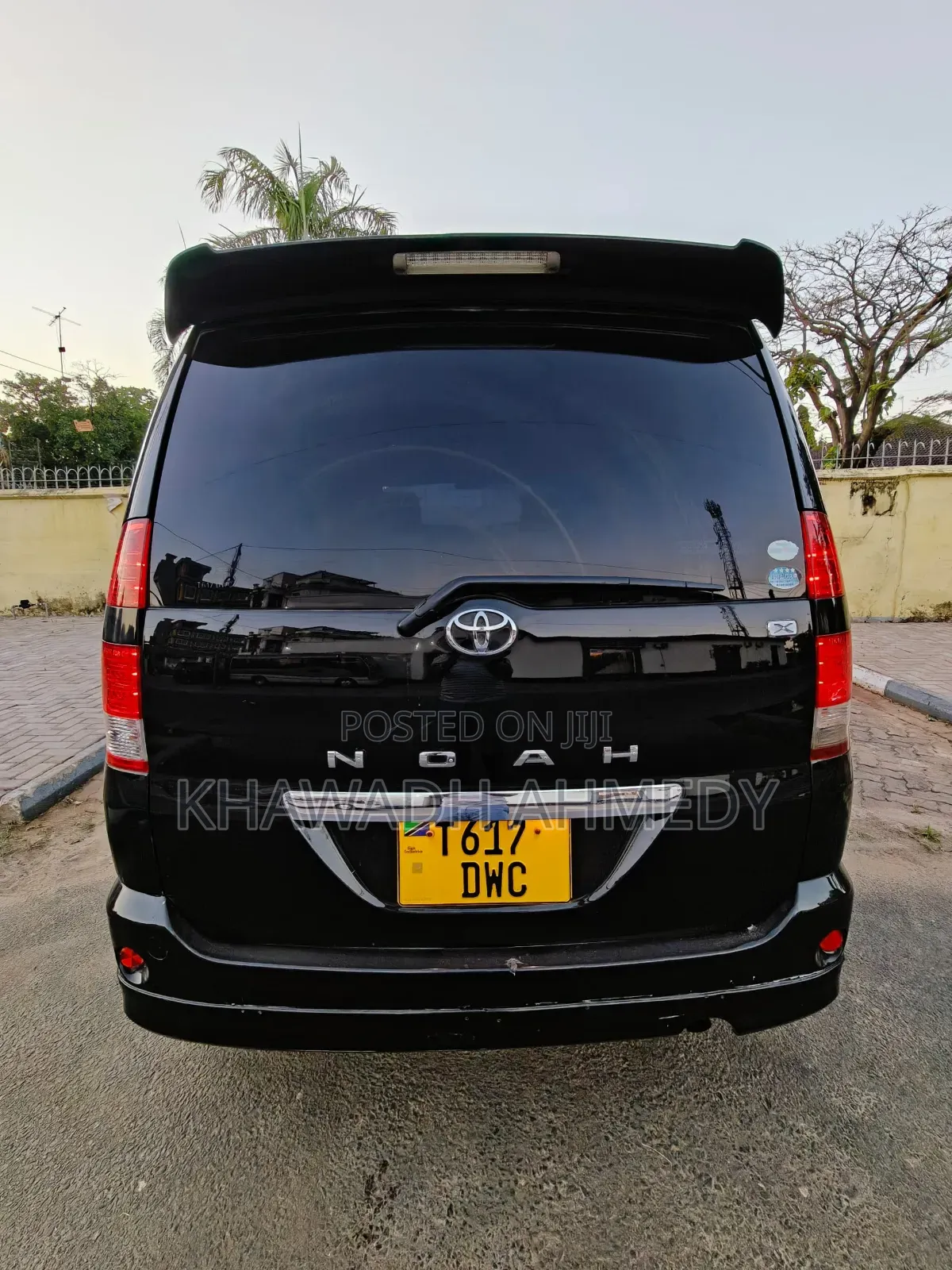Toyota Noah 2004 Black