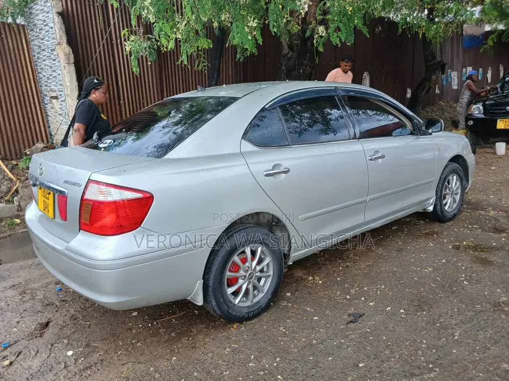 Toyota Premio 2004