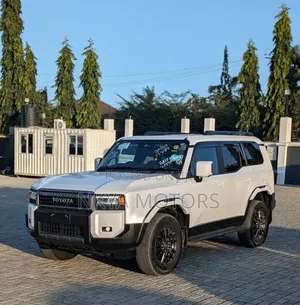 Toyota Land Cruiser Prado 2024 White