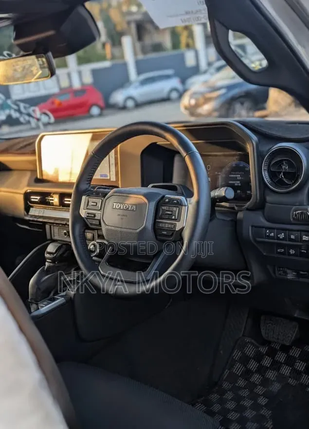 Toyota Land Cruiser Prado 2024 White