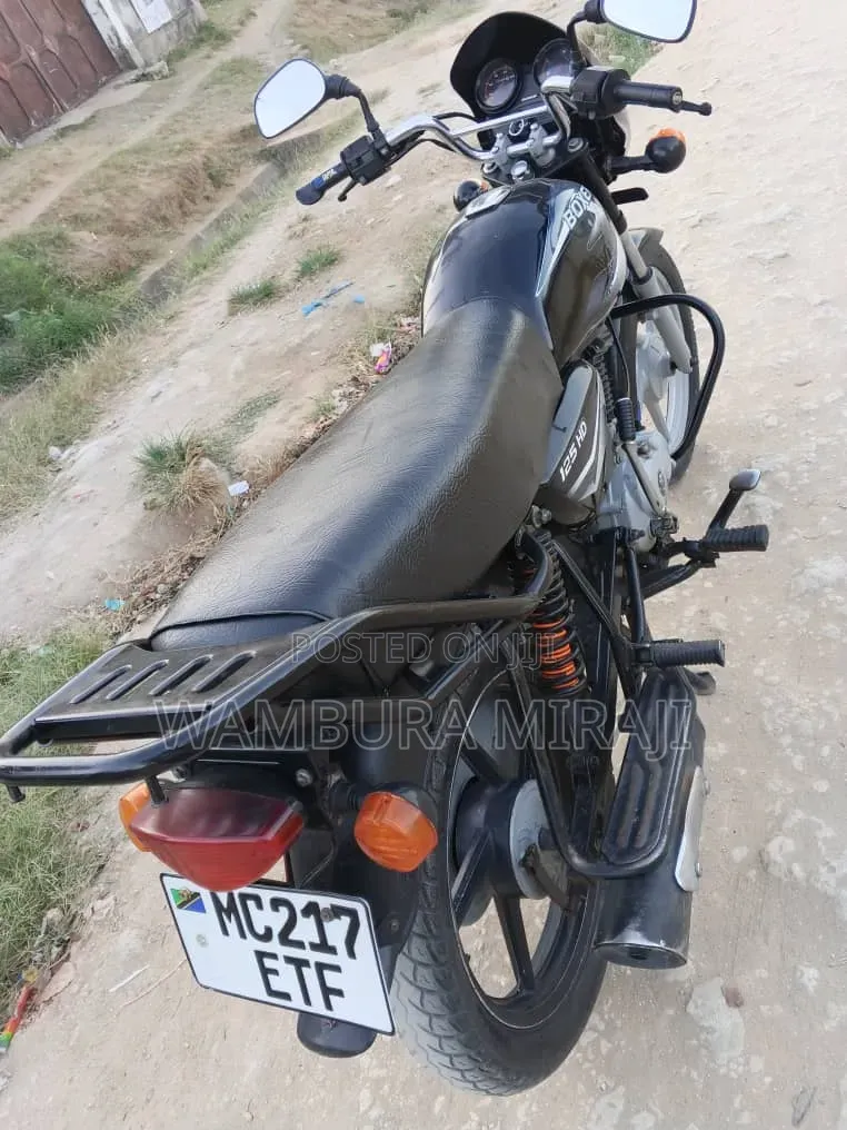 Bajaj Boxer 125 2026 Black