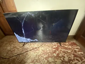 Hisense TV 58' (Broken)