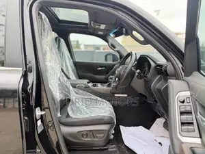 Toyota Land Cruiser LC300 2024 Black