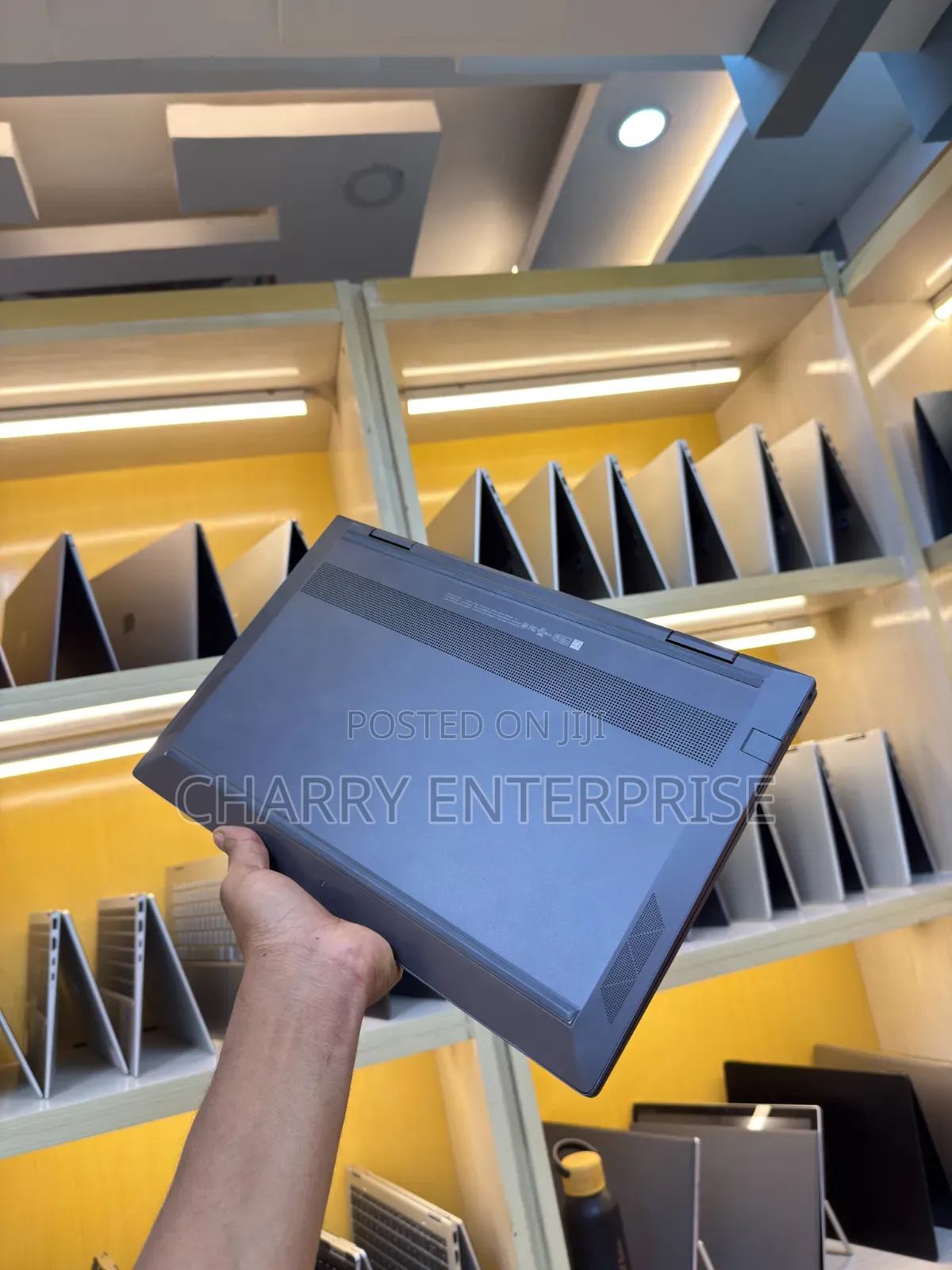 Laptop HP Envy x360 8GB AMD Ryzen 5 SSD 512GB