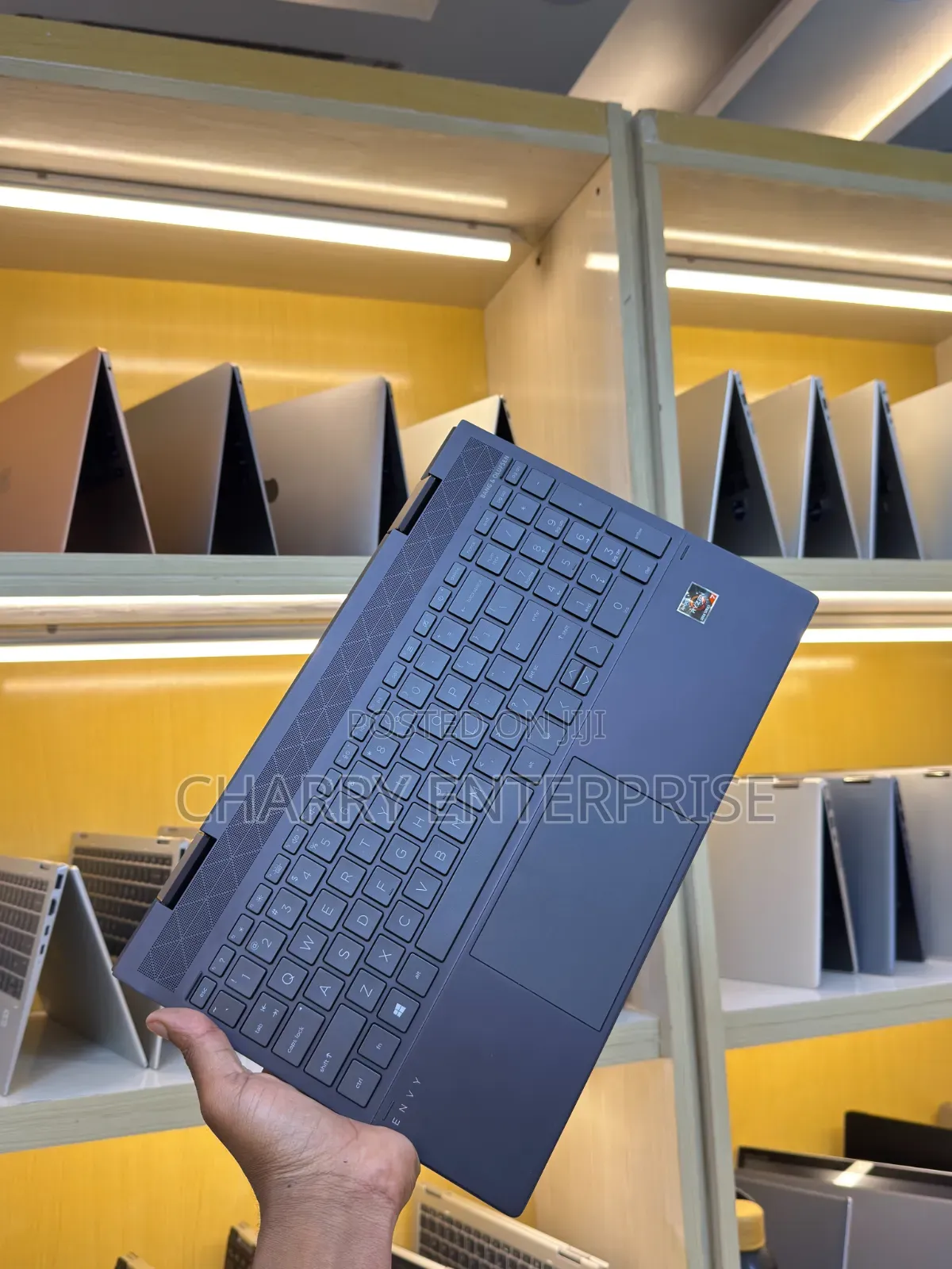 Laptop HP Envy x360 8GB AMD Ryzen 5 SSD 512GB