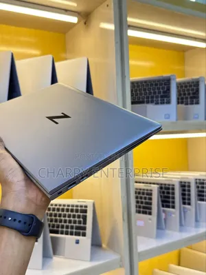 Laptop HP ZBook Firefly 14 G7 16GB Intel Core i5 SSD 256GB