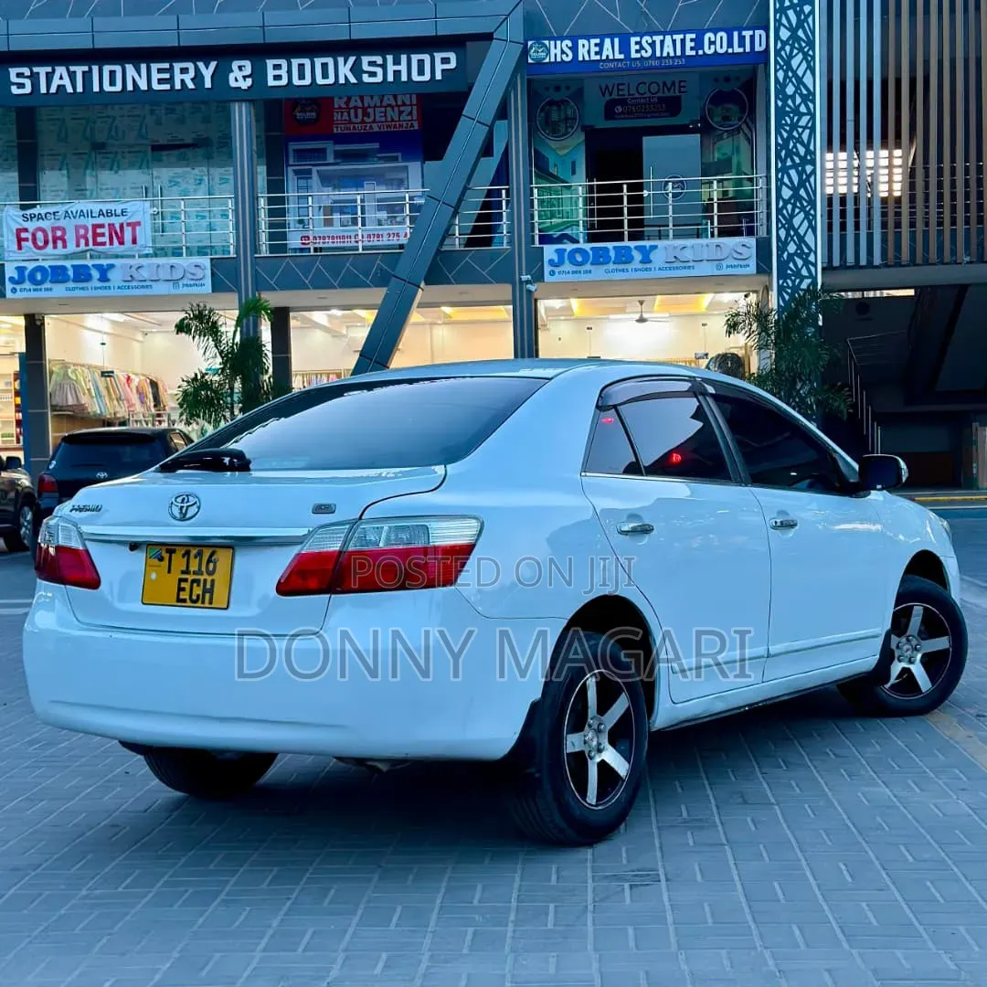 Toyota Premio 2010 White