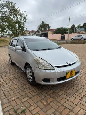 Toyota Wish 2013 Silver
