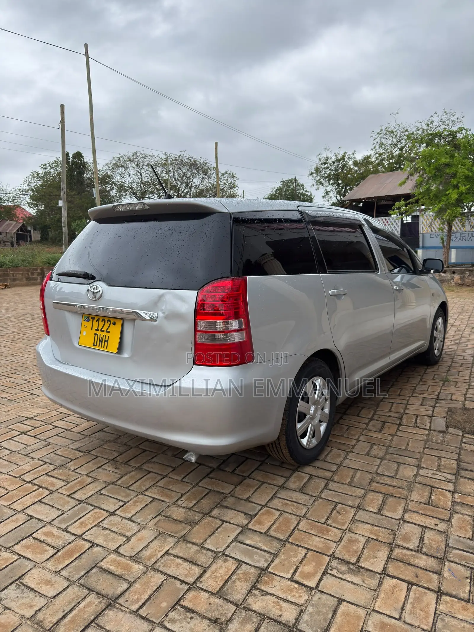 Toyota Wish 2013 Silver