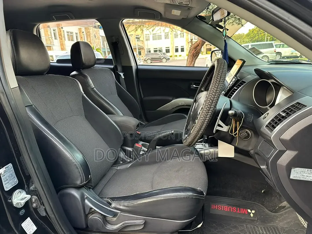 Mitsubishi Outlander 2013 Black