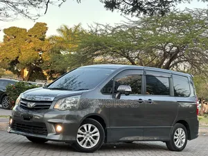 Toyota Noah 2011 Gray