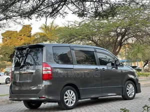 Toyota Noah 2011 Gray