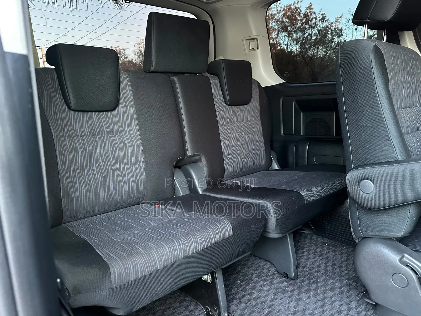 Toyota Noah 2011 Gray