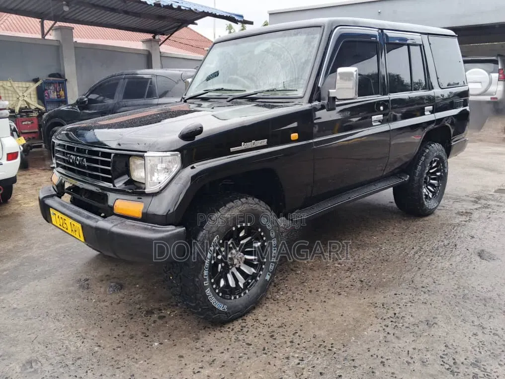 Toyota Land Cruiser Prado 2004 Black