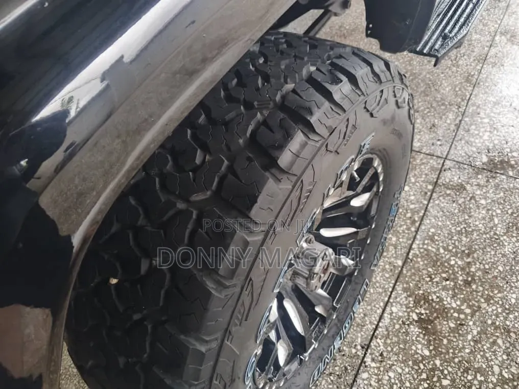 Toyota Land Cruiser Prado 2004 Black