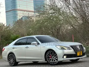 Toyota Crown 2013 Silver