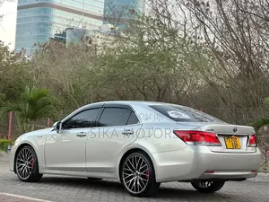 Toyota Crown 2013 Silver