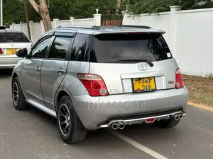 Toyota IST 2007 Silver