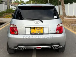 Toyota IST 2007 Silver