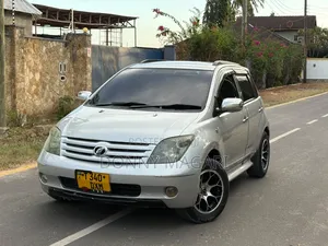 Toyota IST 2007 Silver