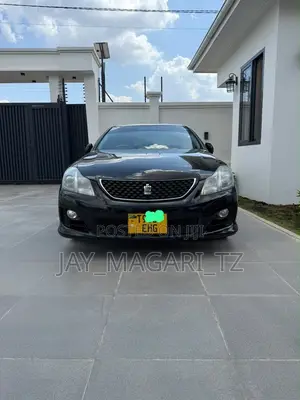 Toyota Crown 2011 Black