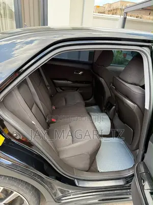 Toyota Crown 2011 Black
