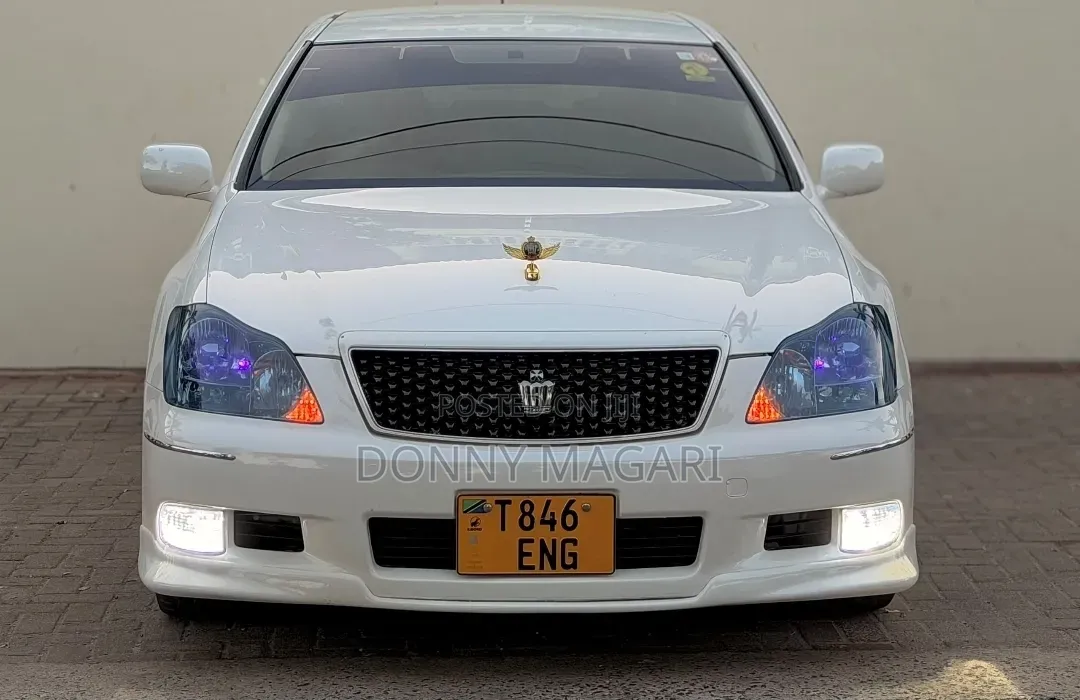 Toyota Crown 2007 White