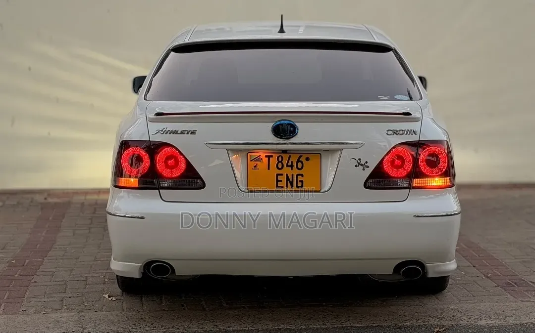 Toyota Crown 2007 White
