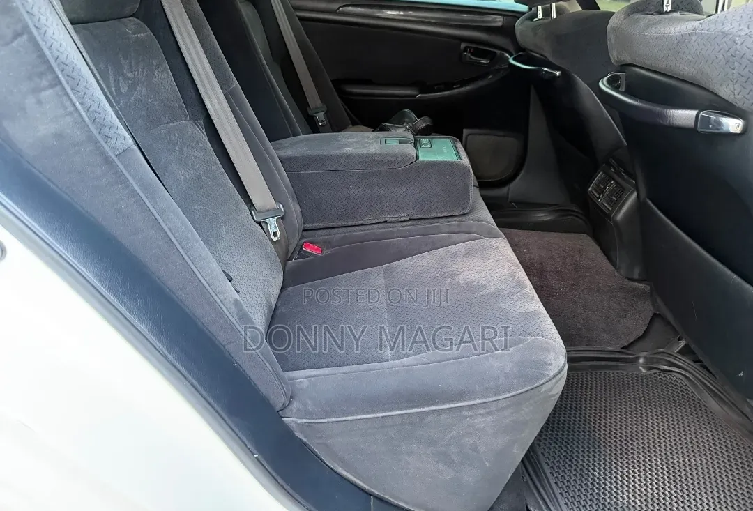 Toyota Crown 2007 White