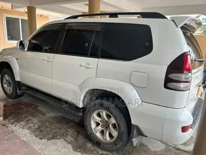 Toyota Land Cruiser Prado 2006 White