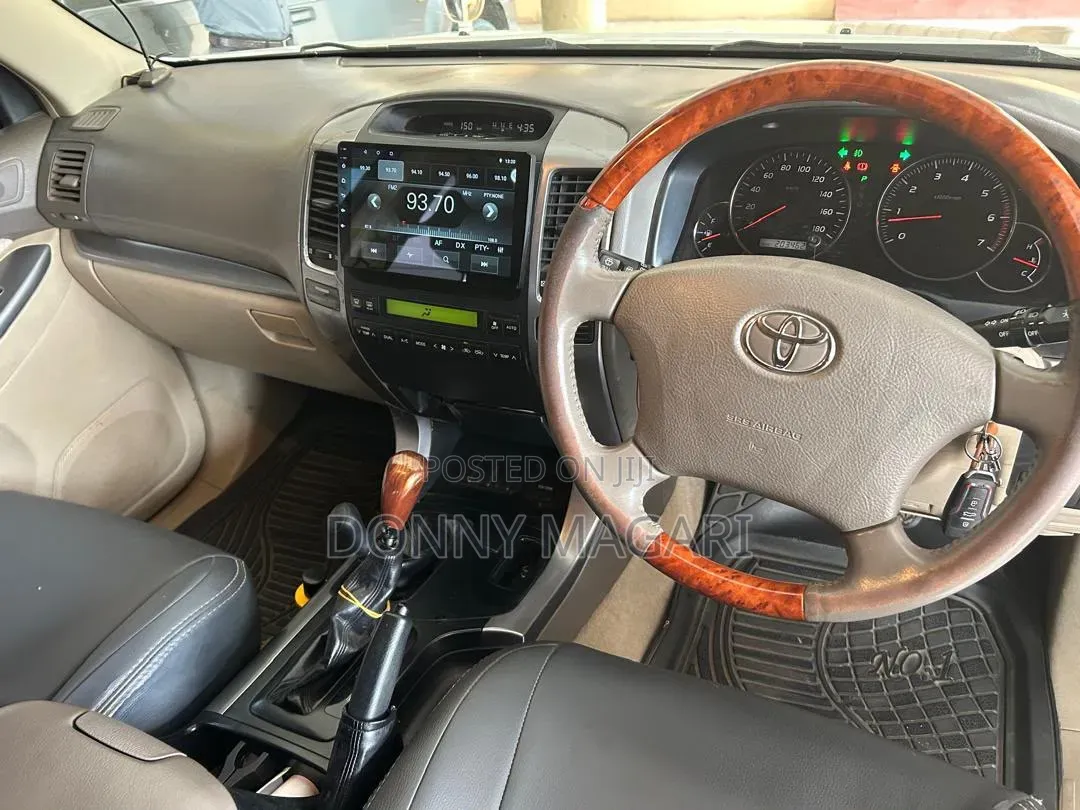 Toyota Land Cruiser Prado 2006 White