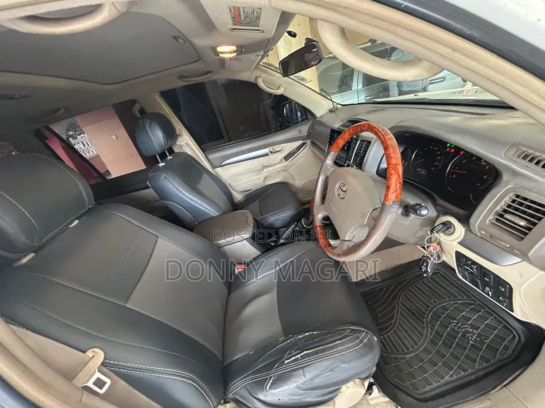 Toyota Land Cruiser Prado 2006 White