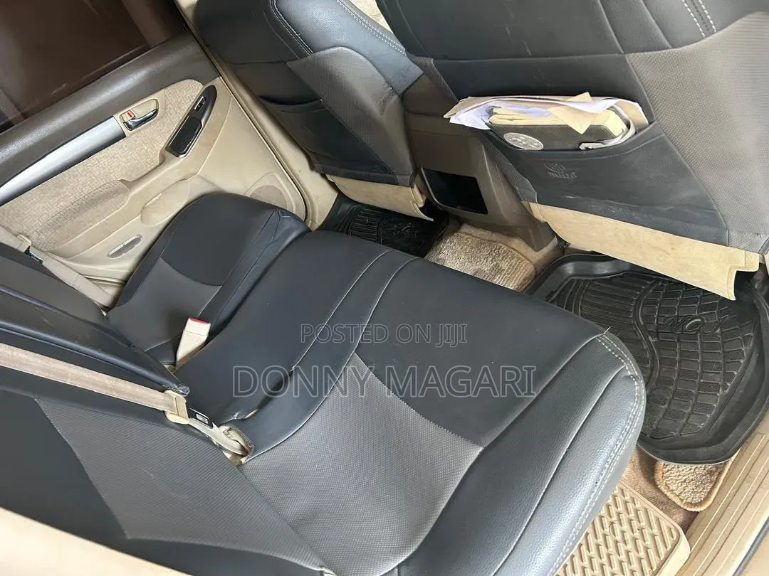 Toyota Land Cruiser Prado 2006 White