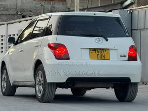 Toyota IST 2004 White
