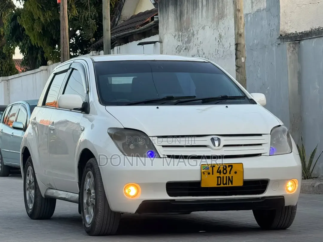 Toyota IST 2004 White