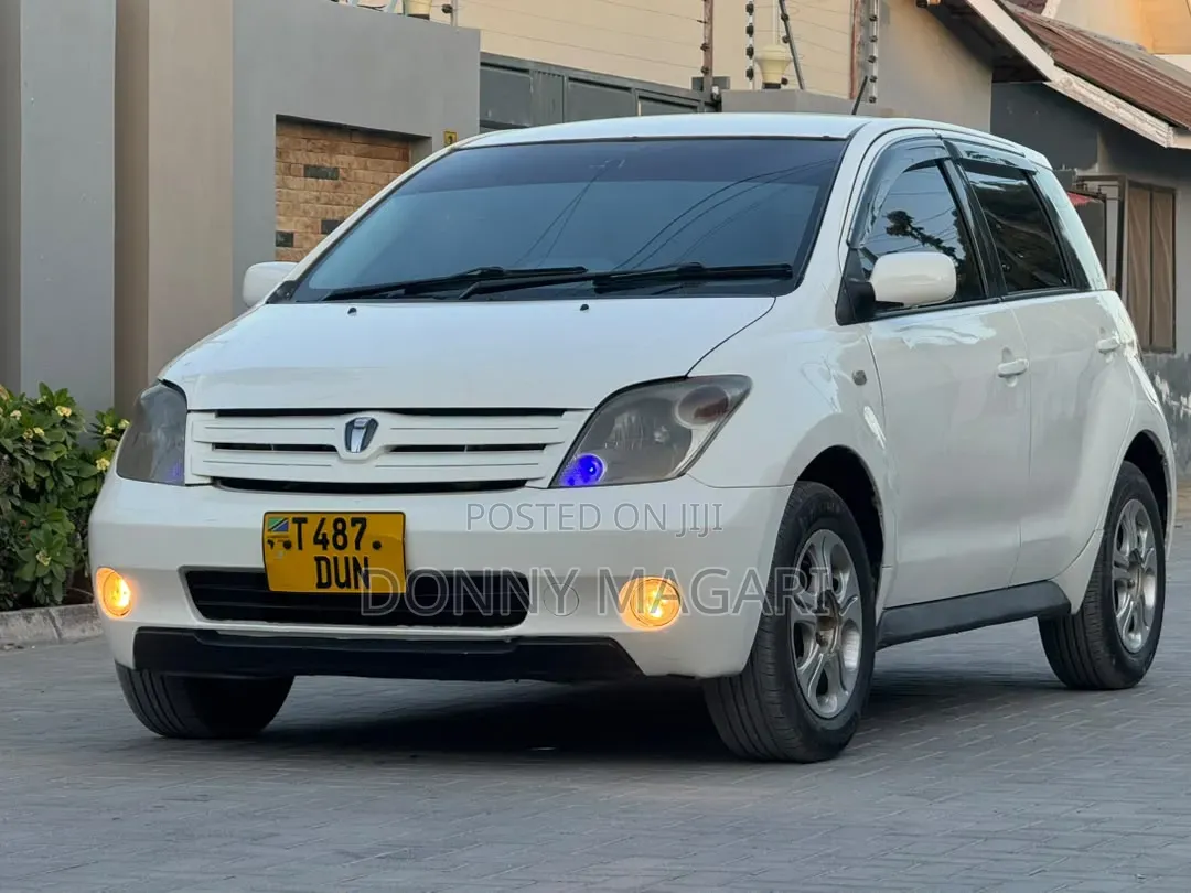 Toyota IST 2004 White