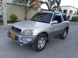 Toyota RAV4 2004 White