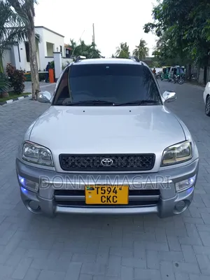 Toyota RAV4 2004 White