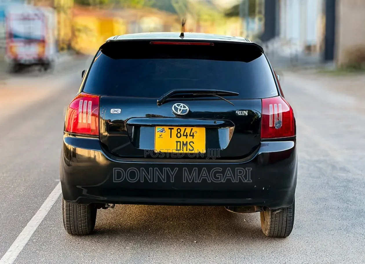 Toyota Corolla RunX 2002 Black