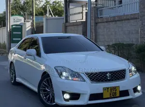 Toyota Crown 2011 White