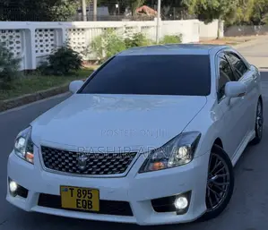Toyota Crown 2011 White