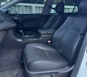 Toyota Crown 2011 White