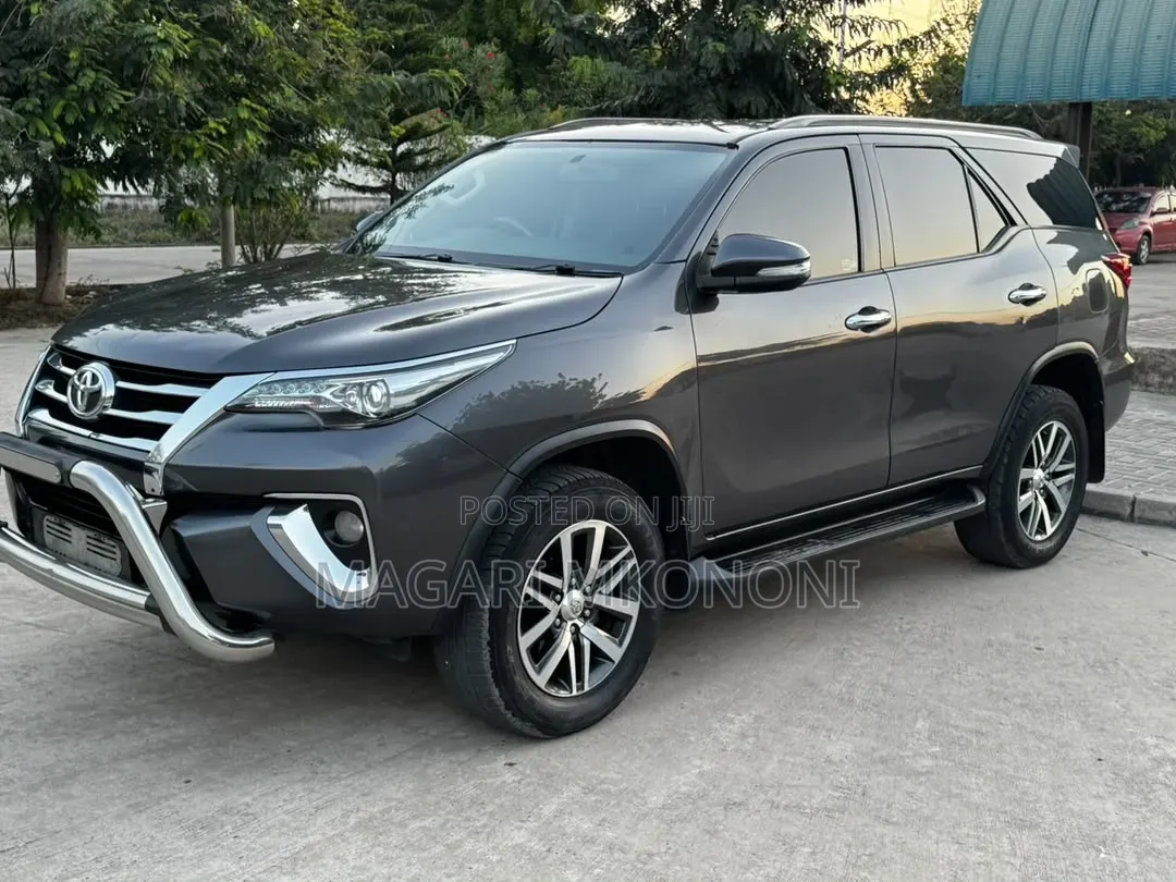 Toyota Fortuner 2.8 D AWD 2017 Gray